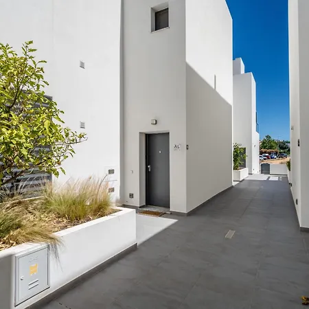Appartement 2 Quartos Em Com Piscina, 2 Churrasqueiras E Garagem *