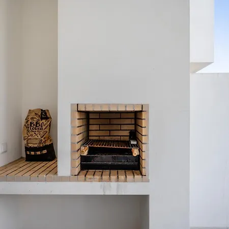 Appartement 2 Quartos Em Com Piscina, 2 Churrasqueiras E Garagem