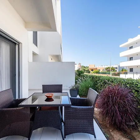 Appartement 2 Quartos Em Com Piscina, 2 Churrasqueiras E Garagem *