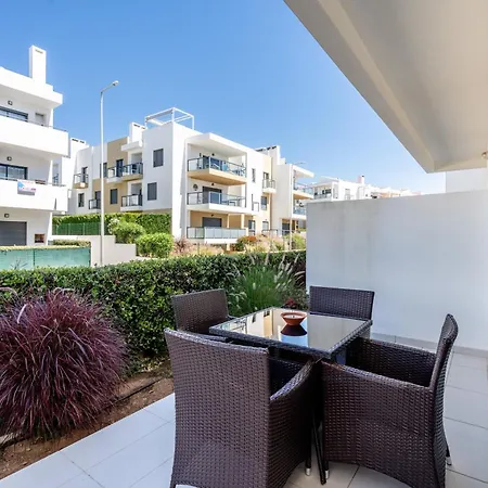 Appartement 2 Quartos Em Com Piscina, 2 Churrasqueiras E Garagem