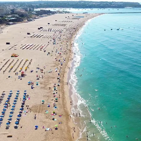 2 Quartos Em Com Piscina, 2 Churrasqueiras E Garagem Alvor